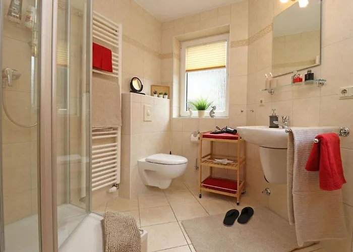 In Ostseebad Ahrenshoop * Wustrow