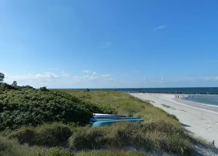 In Ostseebad Ahrenshoop * Wustrow